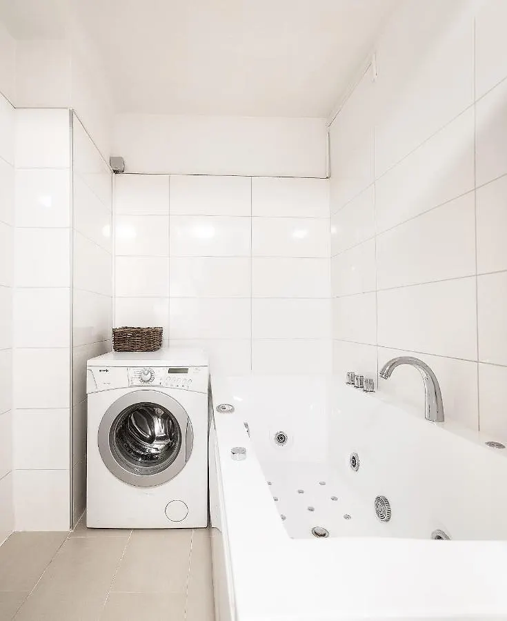 Brand-New 2Bd Apartment Close To Shopping Street In Schonbrunn 维也纳