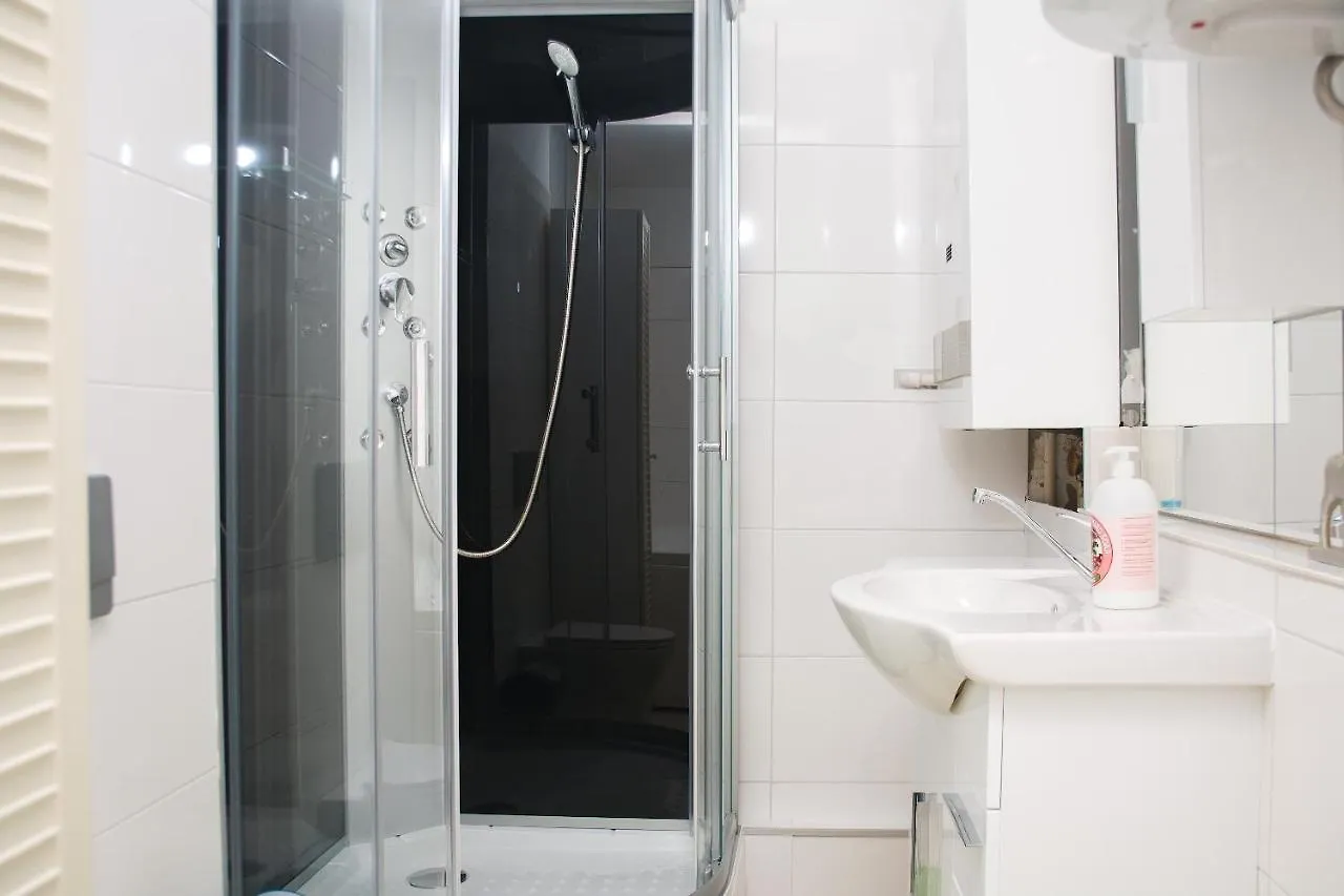 Brand-New 2Bd Apartment Close To Shopping Street In Schonbrunn 维也纳